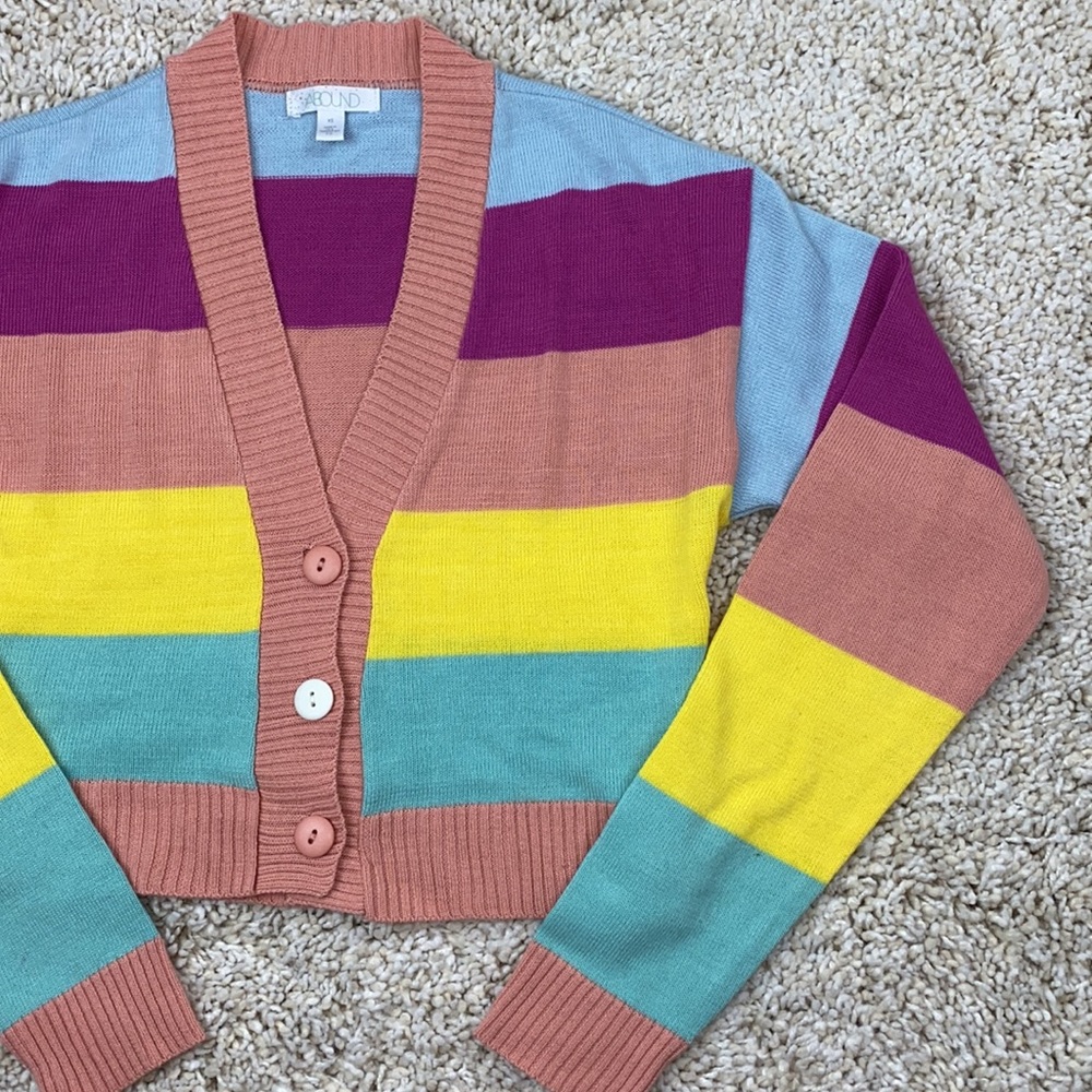 Abound Crop V-Neck Button Down Lightweight Sweate… - image 2